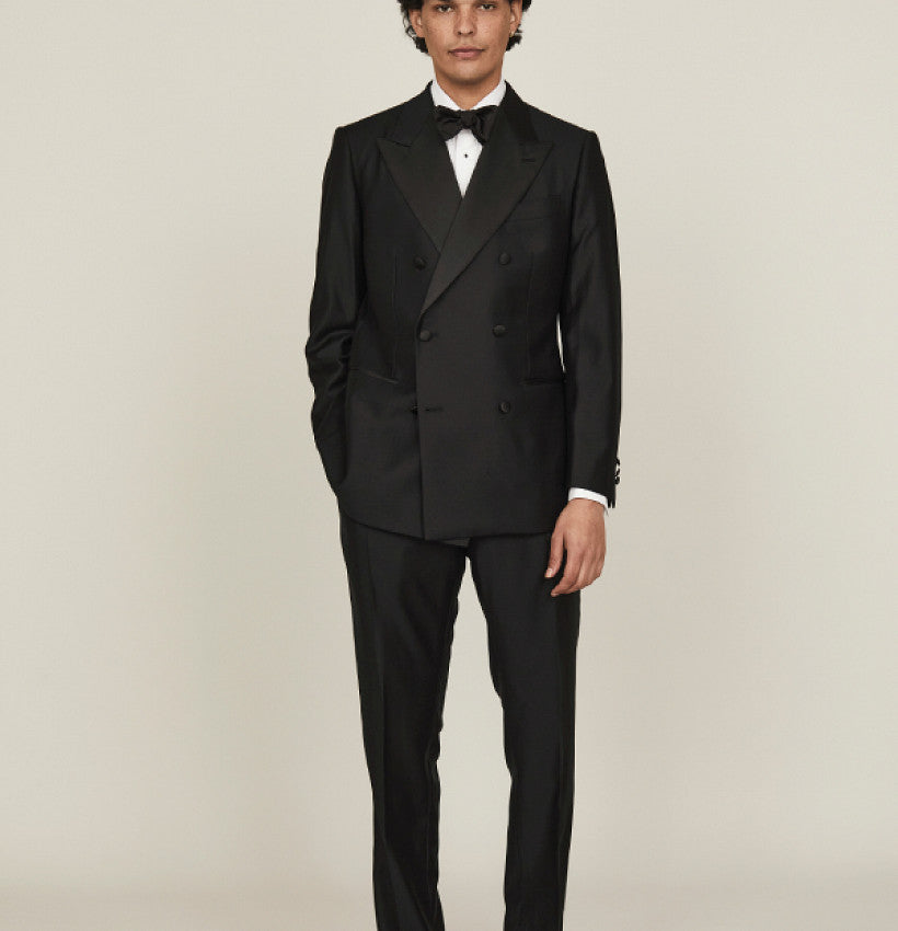 What’s the best shirt to wear with a tuxedo? | Oscar Hunt